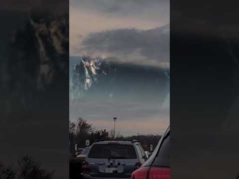 Meteor falls from sky CAUGHT ON CAMERA