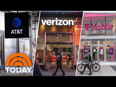 AT&amp;T, Verizon and T-Mobile hit by massive nationwide cell outages