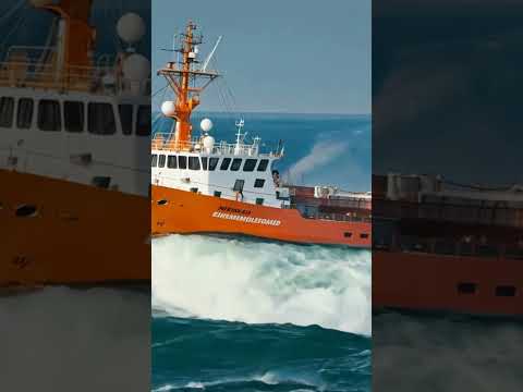 Will the Massive Wave Overwhelm the Orange Boat? #wave #boat #escape