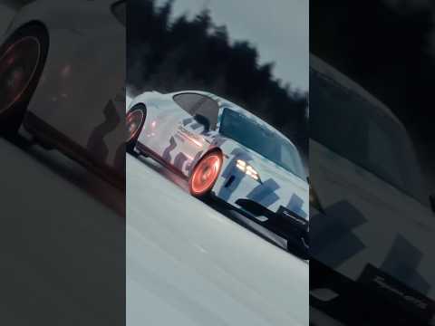 Longest continuous vehicle drift on ice (electric car) 🚙🧊 17.503 km by Jens Richter and Porsche AG
